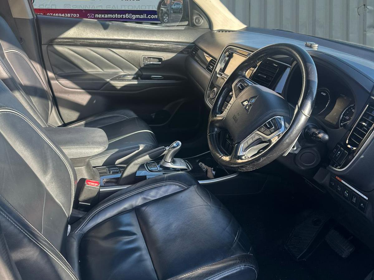 Mitsubishi Outlander 2.0h 12kWh GX4hs SUV 5dr Petrol Plug-in Hybrid CVT 4WD Euro 6 (s/s) (200 ps)