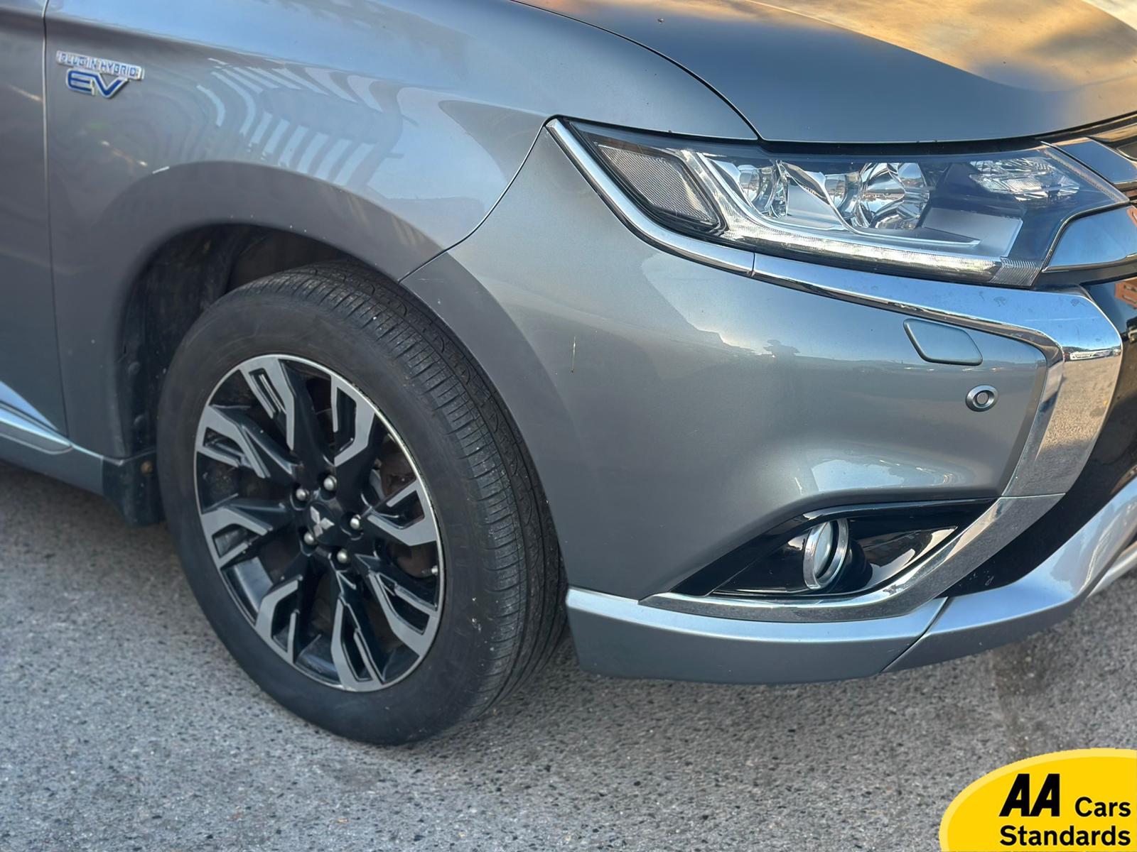 Mitsubishi Outlander 2.0h 12kWh GX4hs SUV 5dr Petrol Plug-in Hybrid CVT 4WD Euro 6 (s/s) (200 ps)