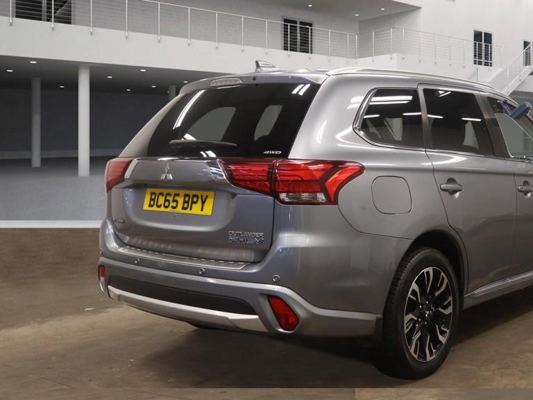 Mitsubishi Outlander 2.0h 12kWh GX4hs SUV 5dr Petrol Plug-in Hybrid CVT 4WD Euro 6 (s/s) (200 ps)