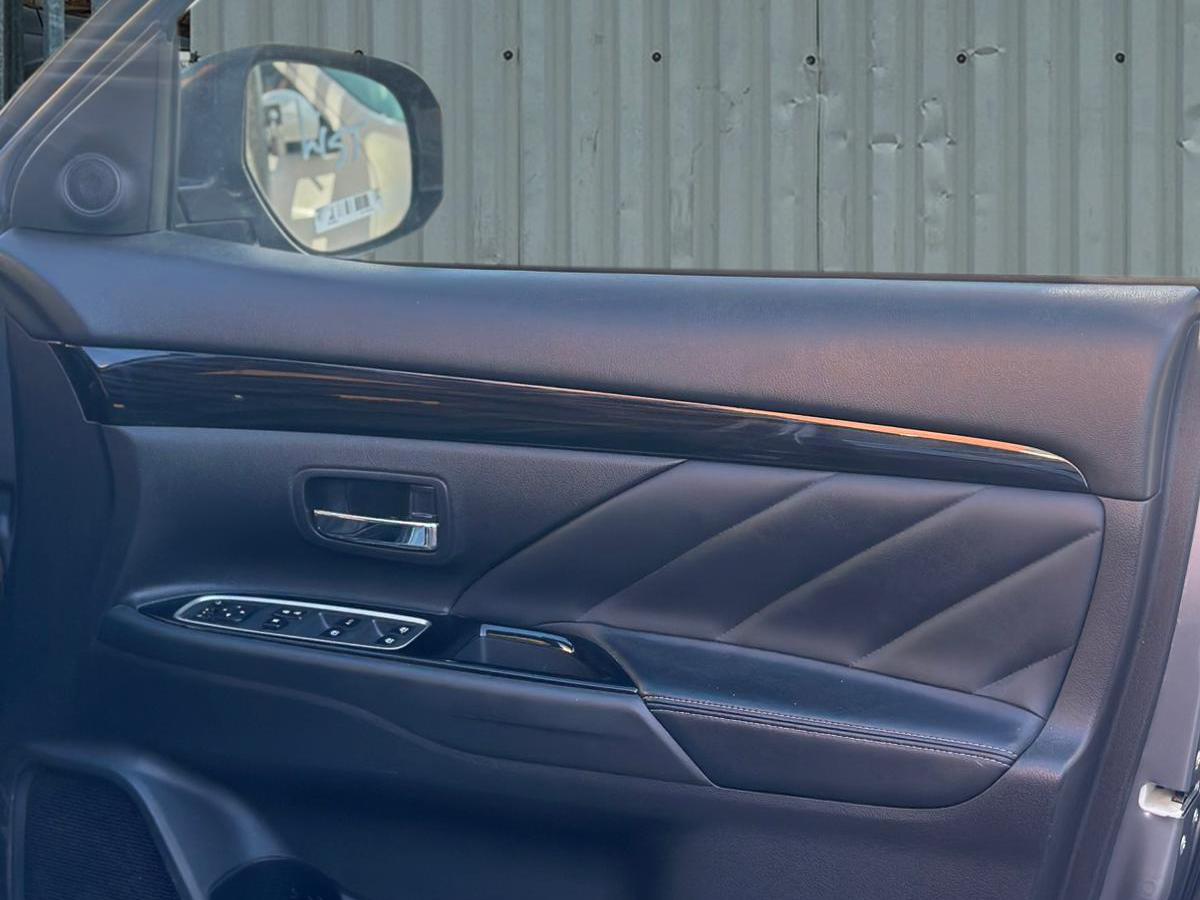 Mitsubishi Outlander 2.0h 12kWh GX4hs SUV 5dr Petrol Plug-in Hybrid CVT 4WD Euro 6 (s/s) (200 ps)