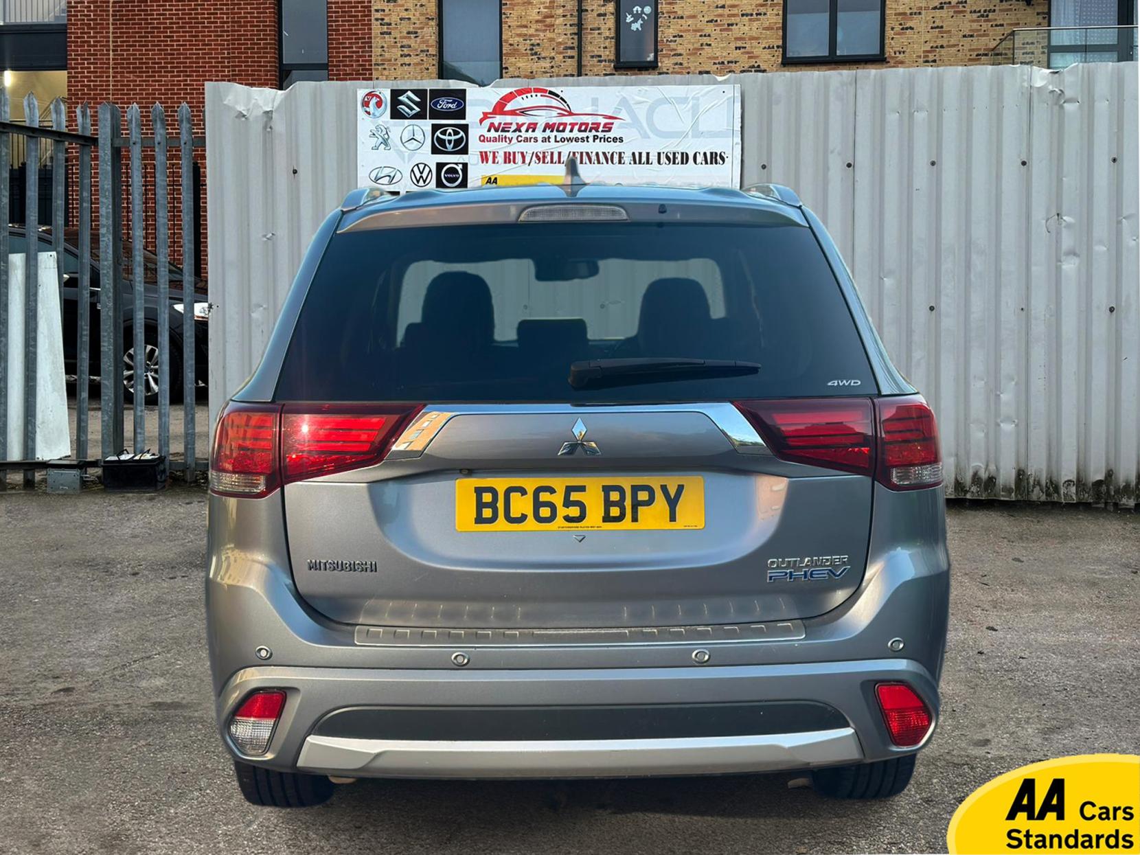 Mitsubishi Outlander 2.0h 12kWh GX4hs SUV 5dr Petrol Plug-in Hybrid CVT 4WD Euro 6 (s/s) (200 ps)