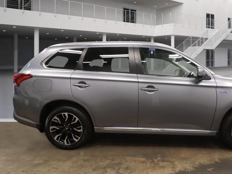 Mitsubishi Outlander 2.0h 12kWh GX4hs SUV 5dr Petrol Plug-in Hybrid CVT 4WD Euro 6 (s/s) (200 ps)