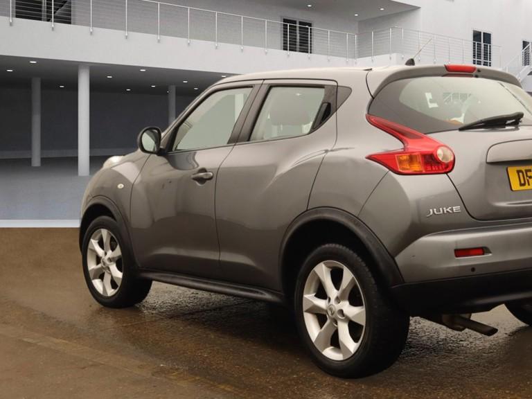 Nissan Juke 1.6 Acenta SUV 5dr Petrol CVT Euro 5 (117 ps)