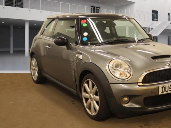 MINI Hatch 1.6 Cooper S Hatchback 3dr Petrol Steptronic Euro 4 (175 ps)
