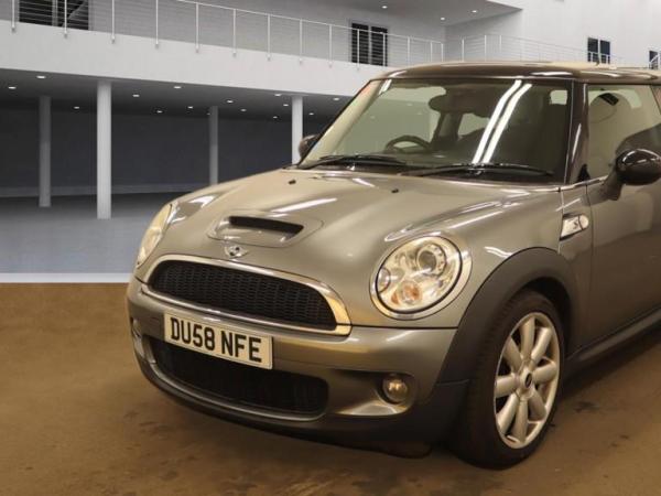MINI Hatch 1.6 Cooper S Hatchback 3dr Petrol Steptronic Euro 4 (175 ps)