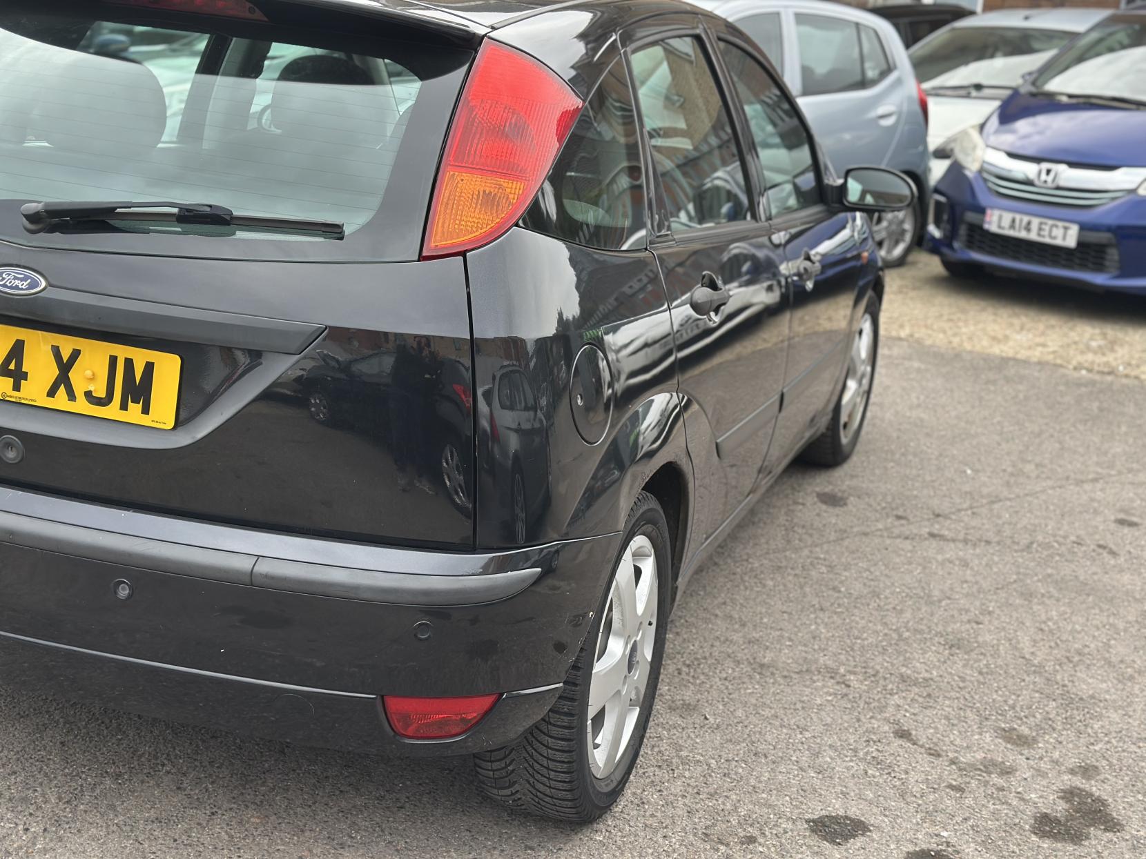 Ford Focus 1.6i 16v Edge Hatchback 5dr Petrol Manual (165 g/km, 99 bhp)