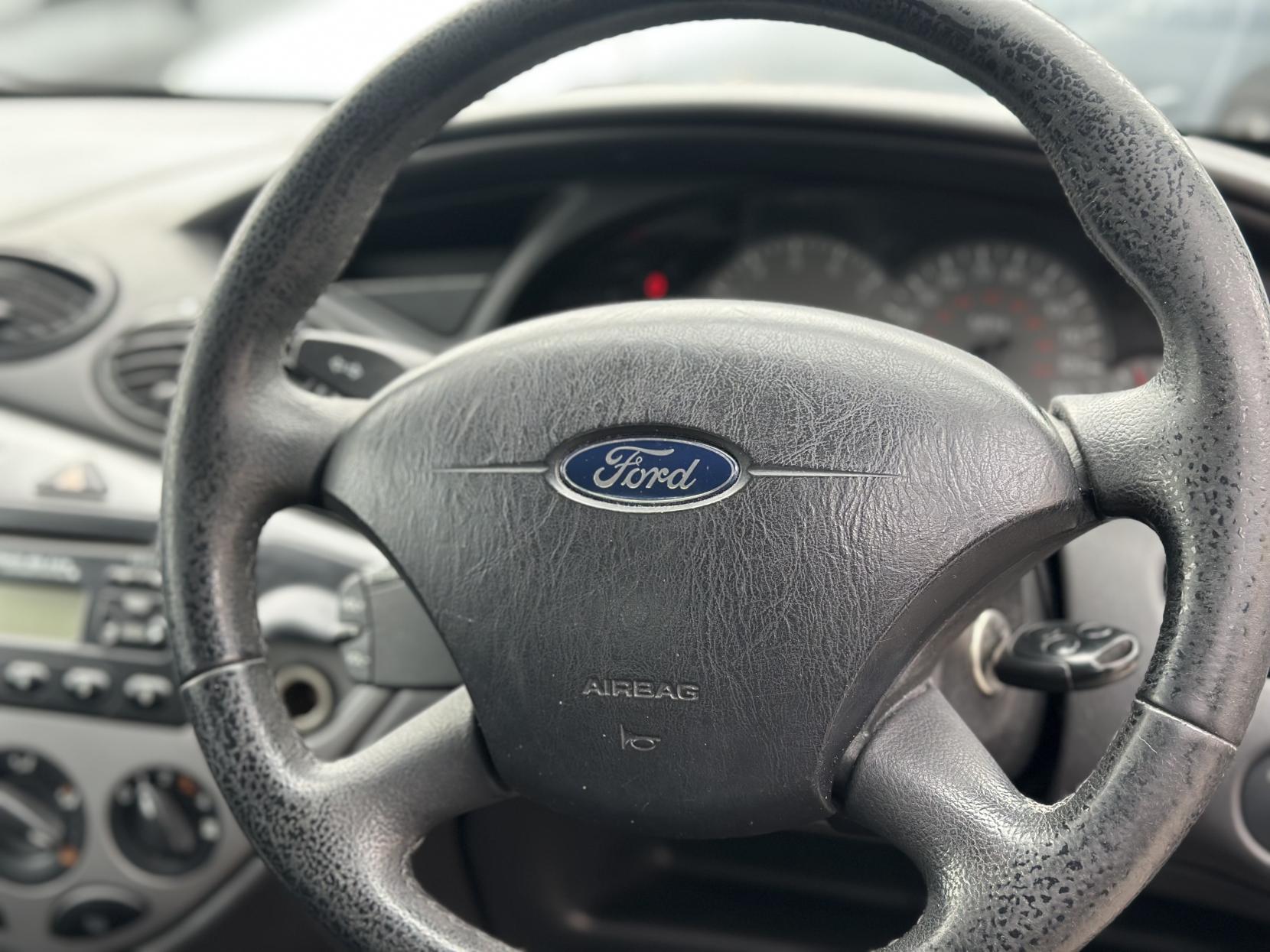 Ford Focus 1.6i 16v Edge Hatchback 5dr Petrol Manual (165 g/km, 99 bhp)