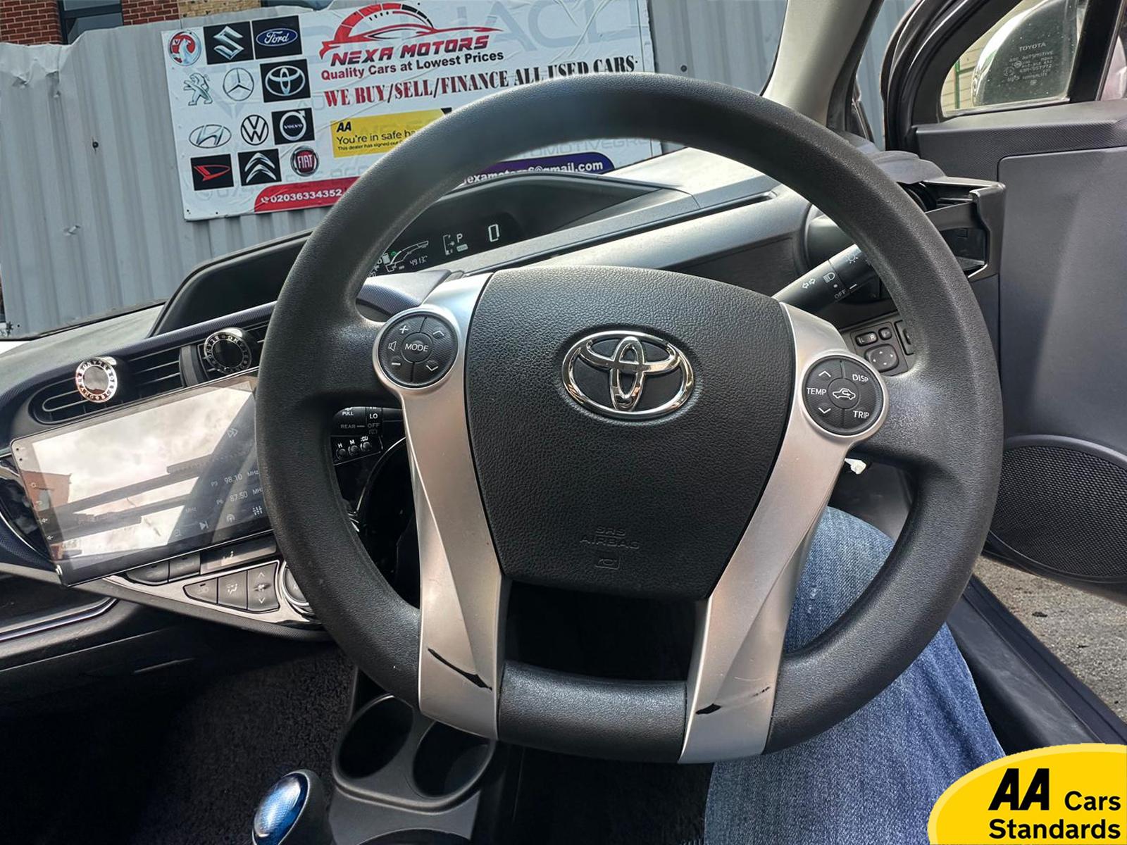 Toyota Yaris 1.5 VVT-h Design Hatchback 5dr Petrol Hybrid E-CVT Euro 6 (101 ps)