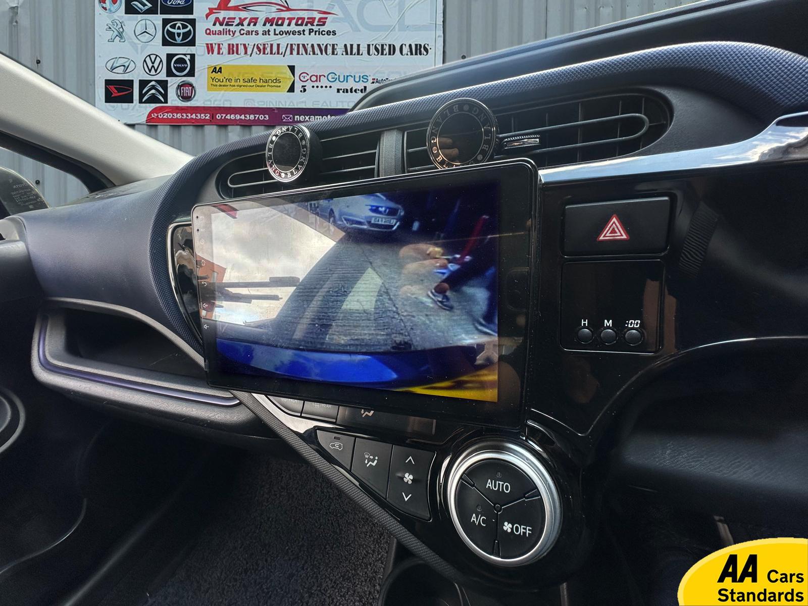 Toyota Yaris 1.5 VVT-h Design Hatchback 5dr Petrol Hybrid E-CVT Euro 6 (101 ps)