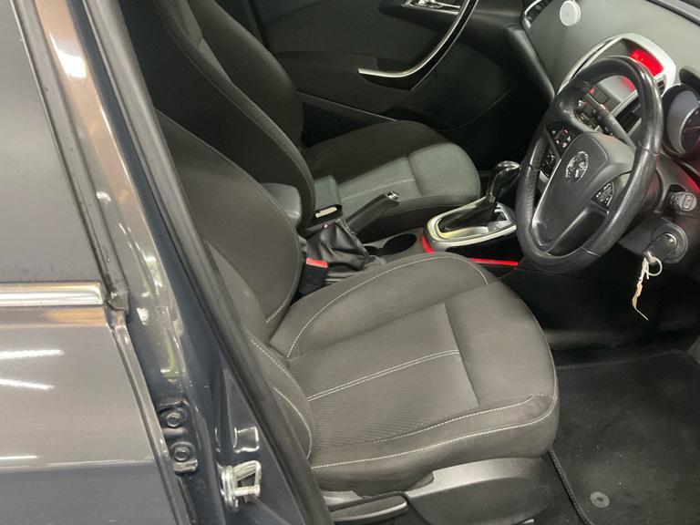 Vauxhall Astra 1.6 16v SRi Hatchback 5dr Petrol Auto Euro 5 (115 ps)