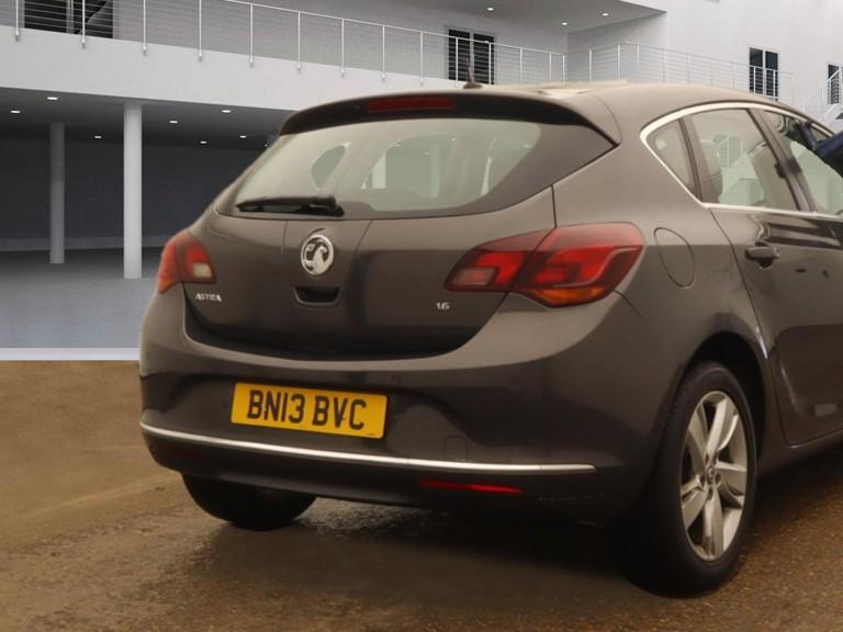 Vauxhall Astra 1.6 16v SRi Hatchback 5dr Petrol Auto Euro 5 (115 ps)