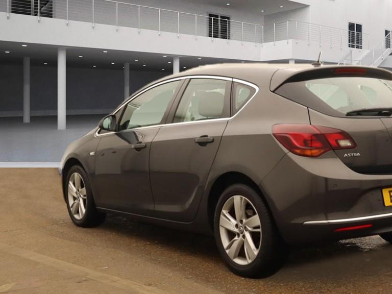 Vauxhall Astra 1.6 16v SRi Hatchback 5dr Petrol Auto Euro 5 (115 ps)