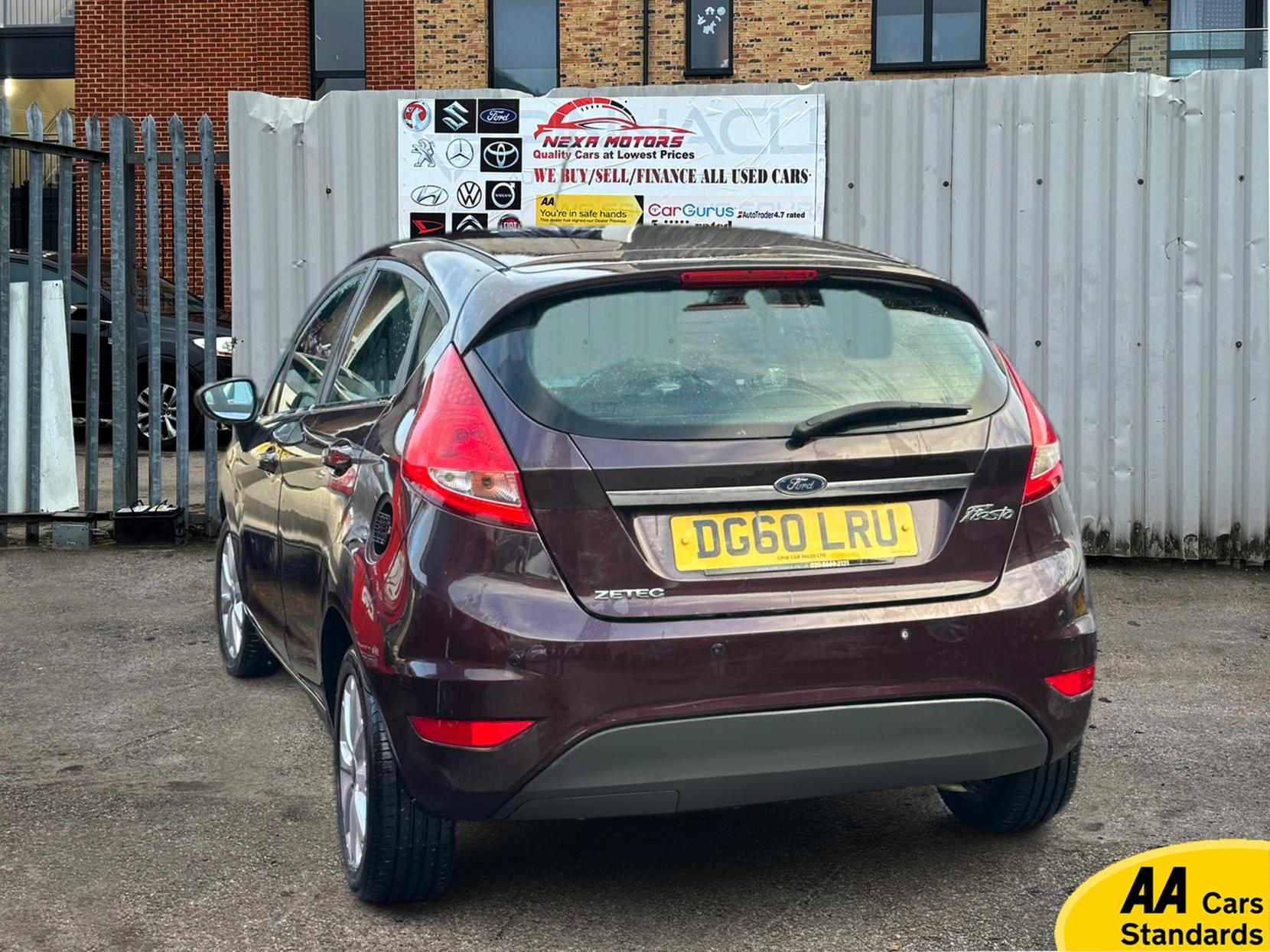 Ford Fiesta 1.4 Zetec Hatchback 5dr Petrol Automatic (154 g/km, 94 bhp)