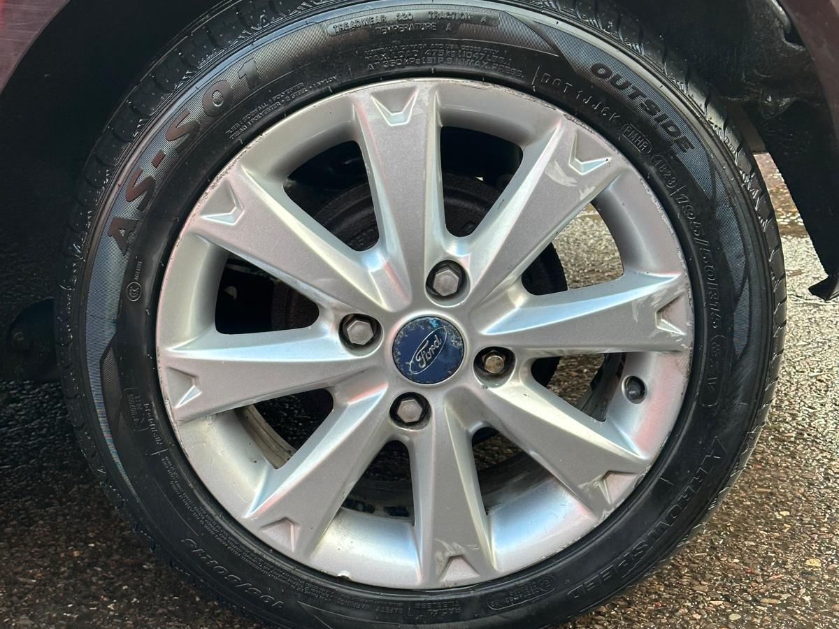 Ford Fiesta 1.4 Zetec Hatchback 5dr Petrol Automatic (154 g/km, 94 bhp)