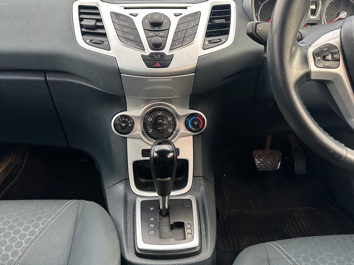 Ford Fiesta 1.4 Zetec Hatchback 5dr Petrol Automatic (154 g/km, 94 bhp)
