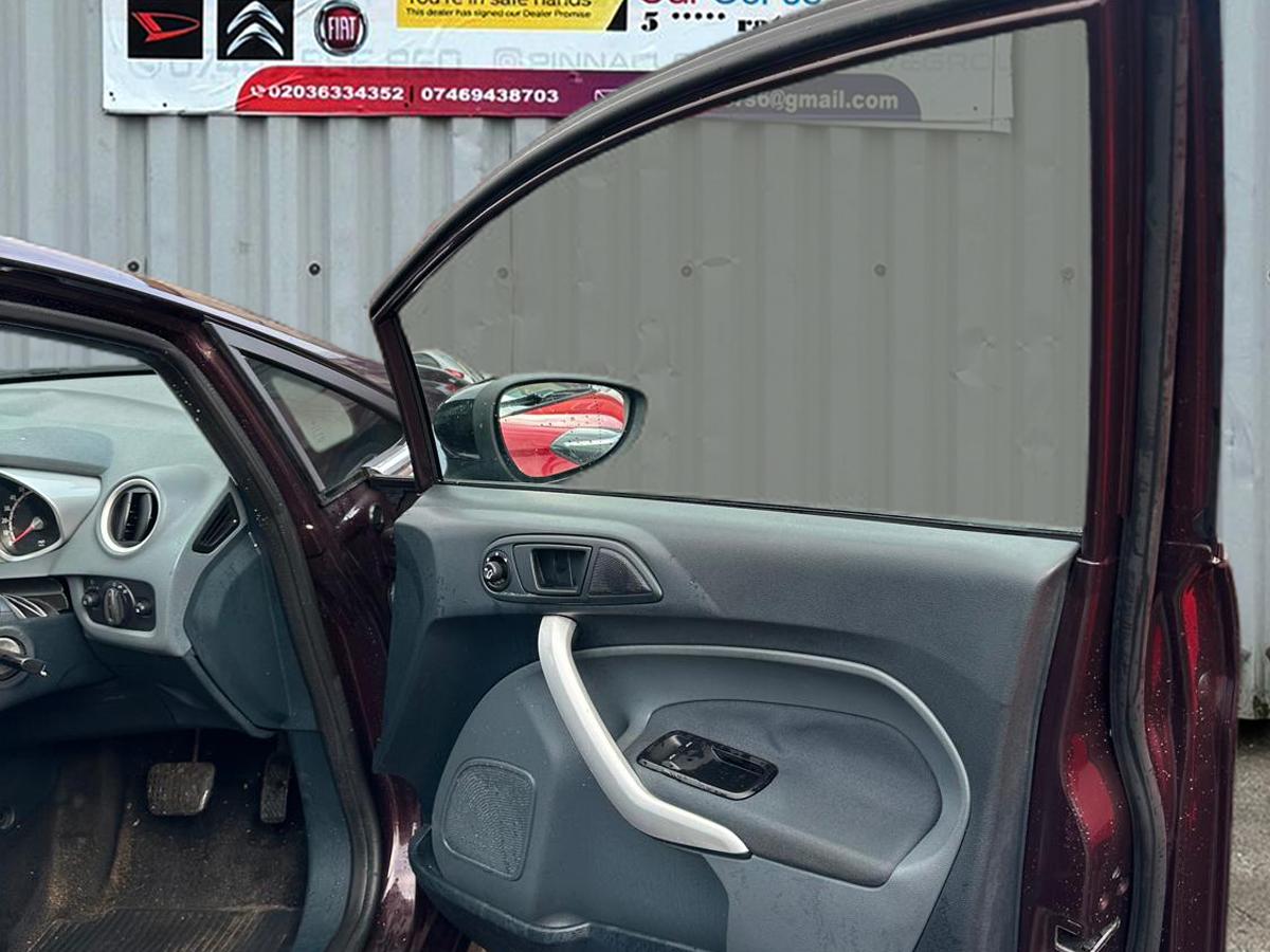 Ford Fiesta 1.4 Zetec Hatchback 5dr Petrol Automatic (154 g/km, 94 bhp)