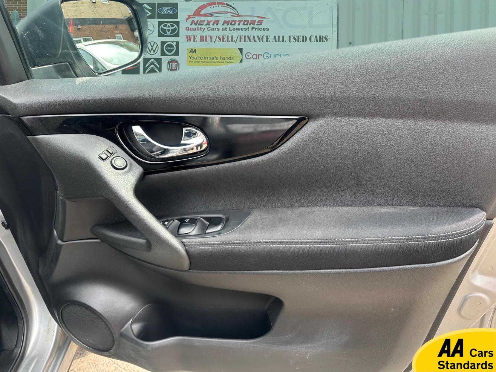 Nissan Qashqai 1.2 DIG-T N-Connecta SUV 5dr Petrol Manual 2WD Euro 6 (s/s) (115 ps)