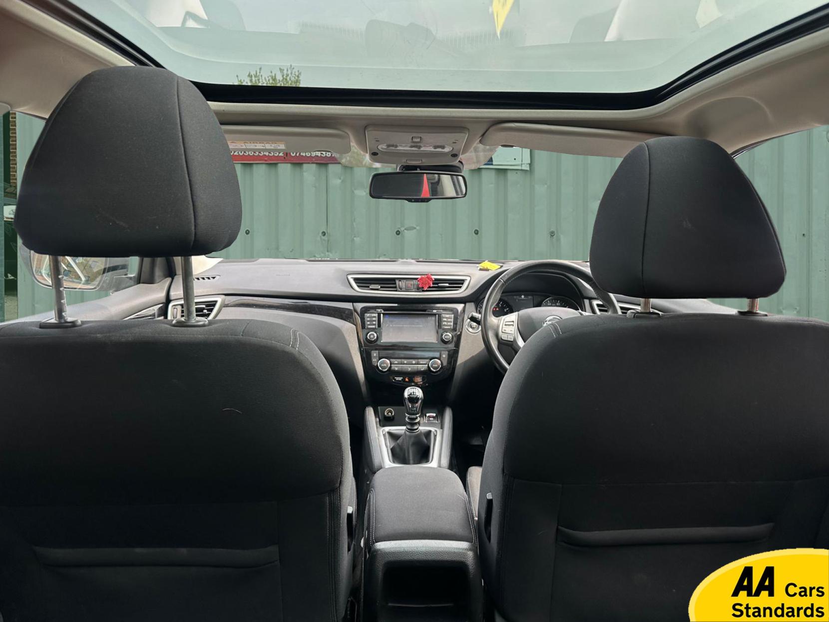 Nissan Qashqai 1.2 DIG-T N-Connecta SUV 5dr Petrol Manual 2WD Euro 6 (s/s) (115 ps)