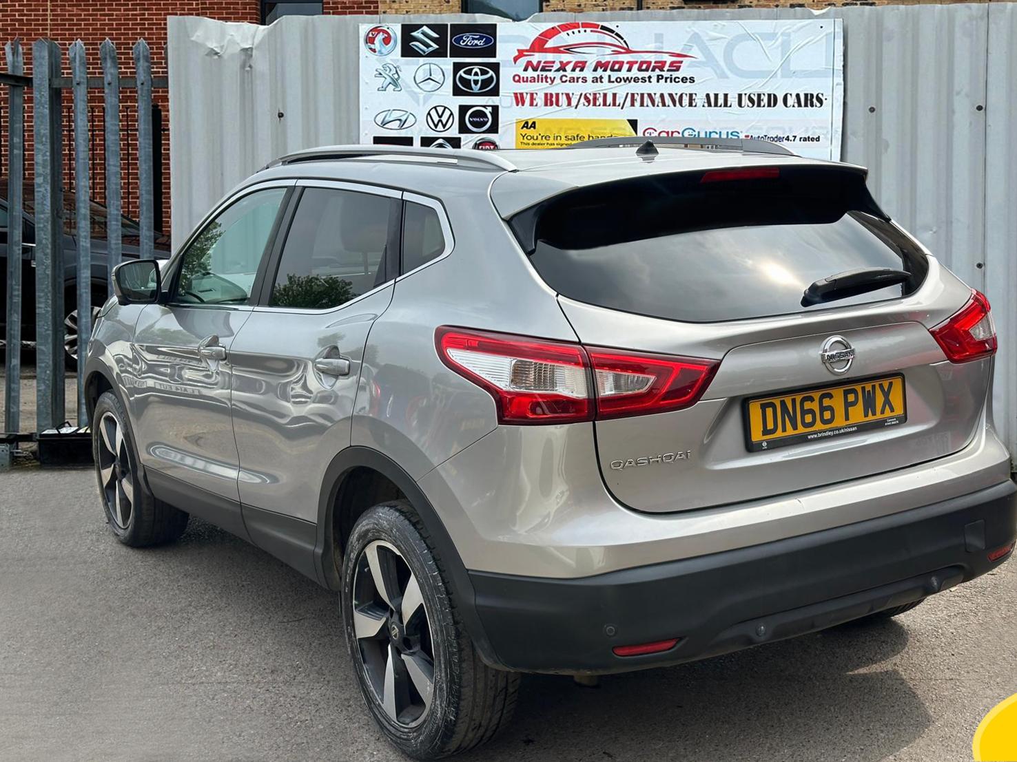 Nissan Qashqai 1.2 DIG-T N-Connecta SUV 5dr Petrol Manual 2WD Euro 6 (s/s) (115 ps)