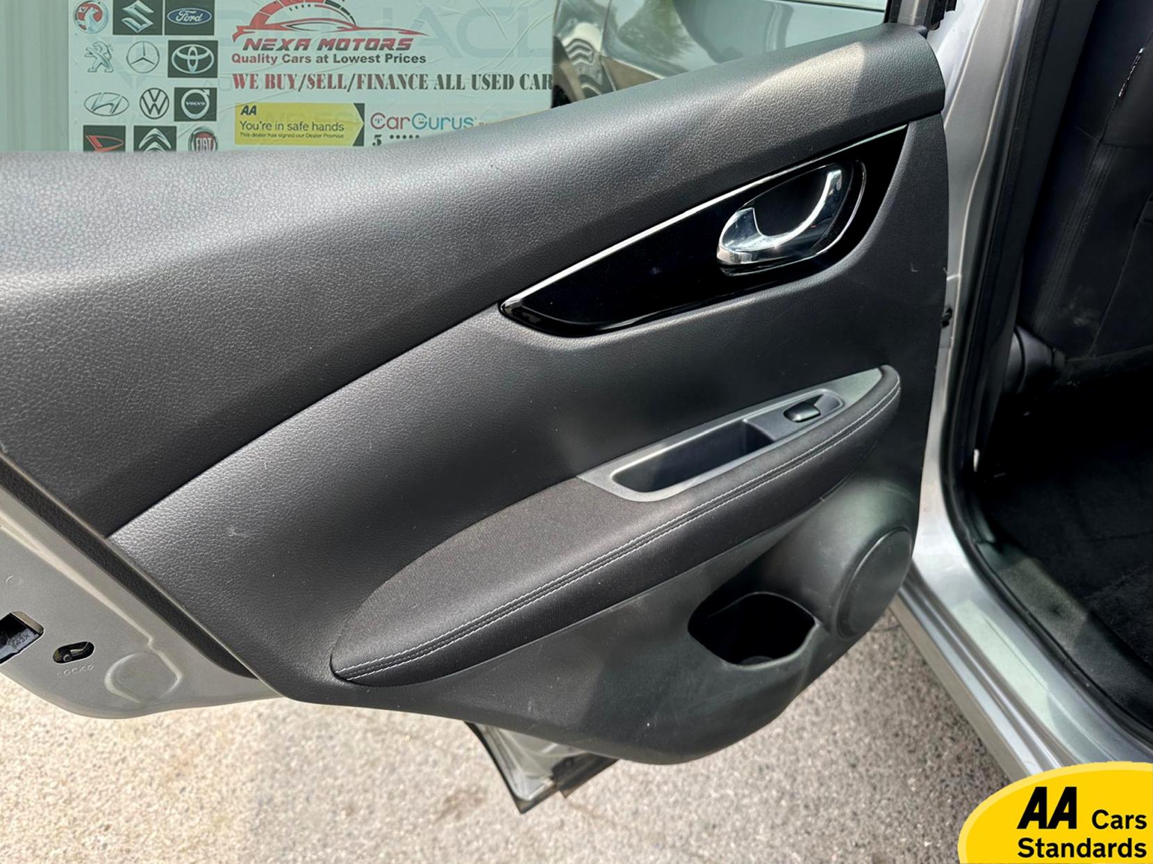Nissan Qashqai 1.2 DIG-T N-Connecta SUV 5dr Petrol Manual 2WD Euro 6 (s/s) (115 ps)