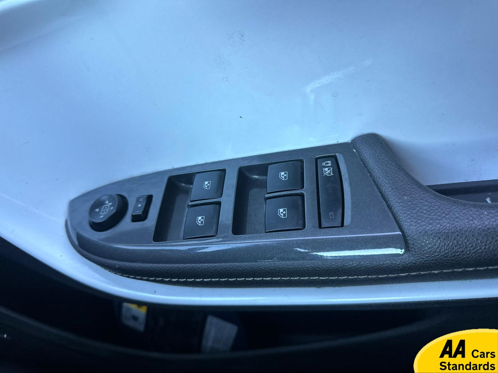 Vauxhall Ampera Electron Hatchback 5dr Petrol Plug-in Hybrid Auto Euro 5 (Range Extender) (150 ps)