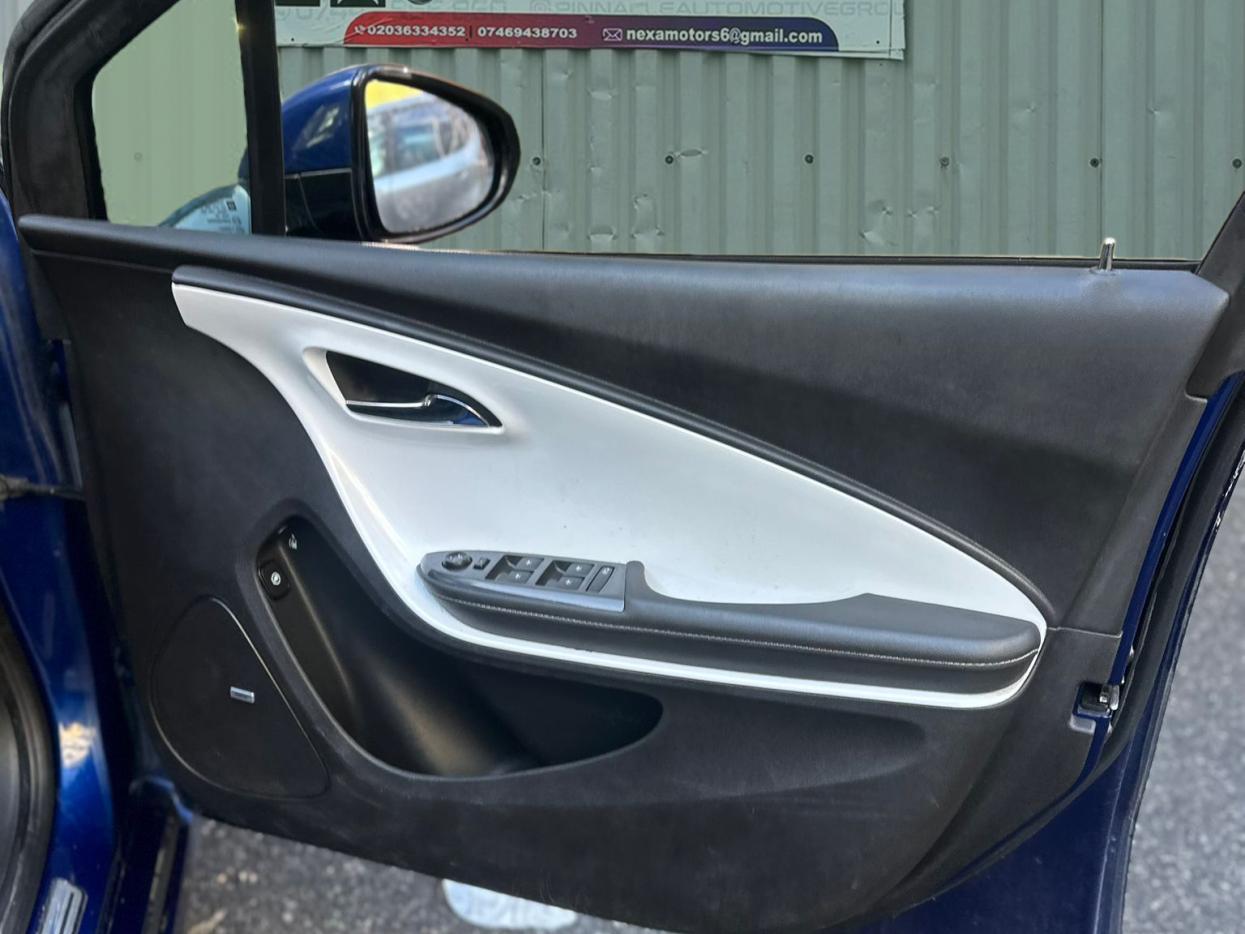 Vauxhall Ampera Electron Hatchback 5dr Petrol Plug-in Hybrid Auto Euro 5 (Range Extender) (150 ps)