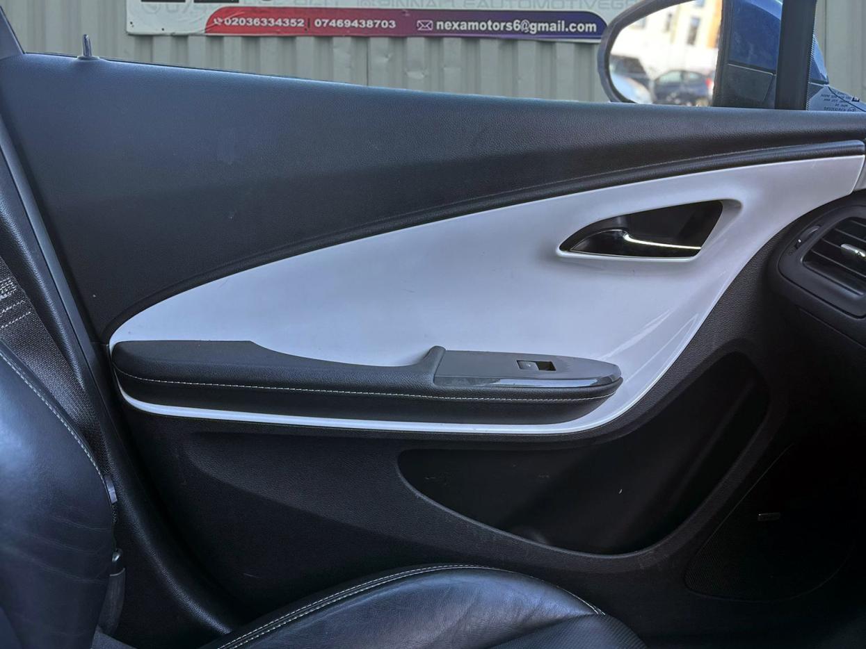 Vauxhall Ampera Electron Hatchback 5dr Petrol Plug-in Hybrid Auto Euro 5 (Range Extender) (150 ps)