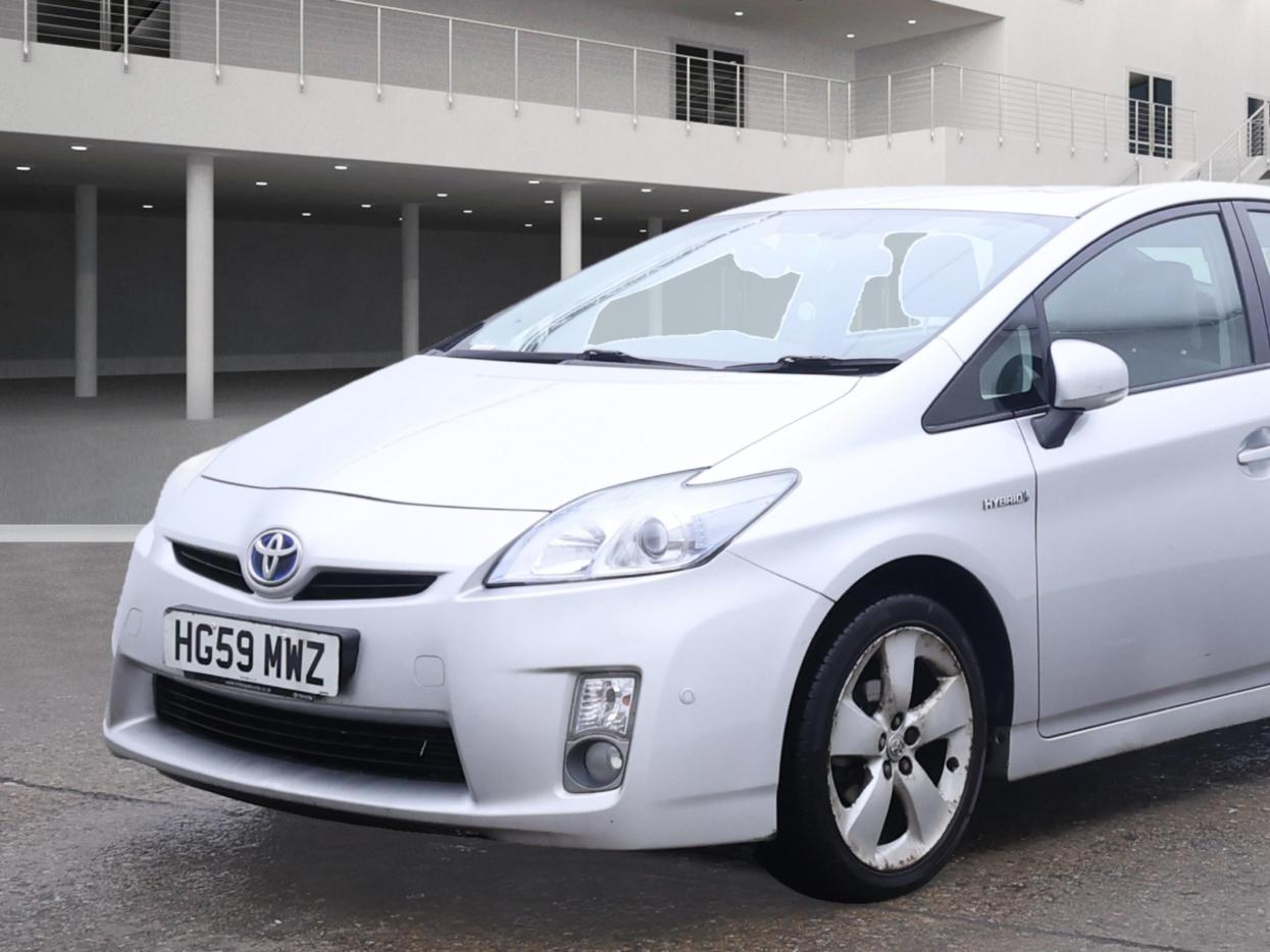 Toyota Prius 1.8 VVT-h T Spirit Hatchback 5dr Petrol Hybrid CVT Euro 5 (s/s) (136 ps)