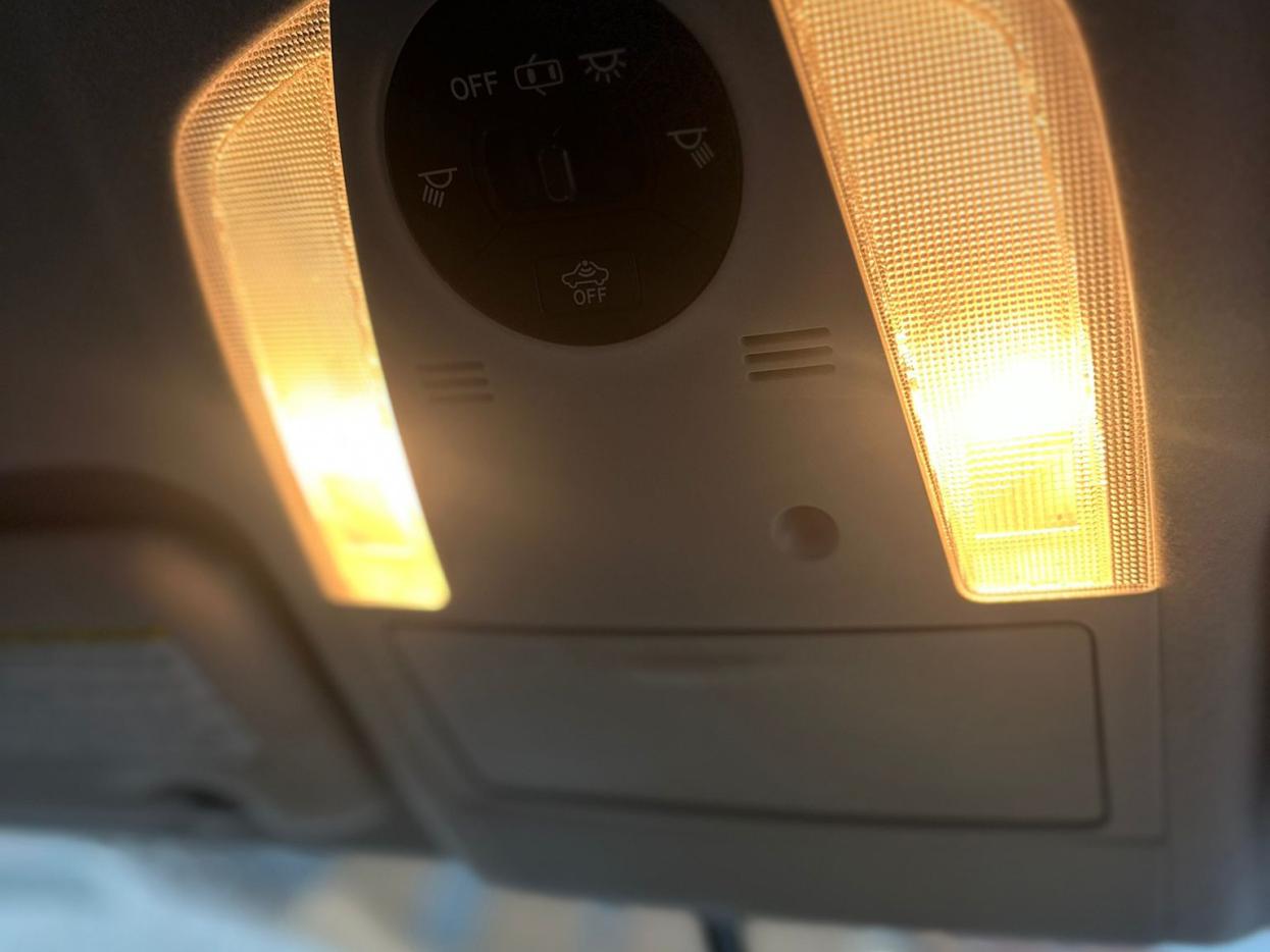 Toyota Prius 1.8 VVT-h T Spirit Hatchback 5dr Petrol Hybrid CVT Euro 5 (s/s) (136 ps)