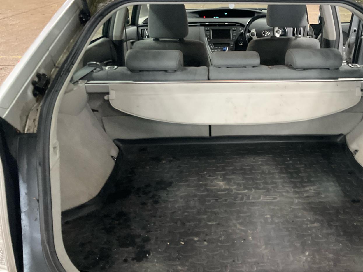 Toyota Prius 1.8 VVT-h T Spirit Hatchback 5dr Petrol Hybrid CVT Euro 5 (s/s) (136 ps)