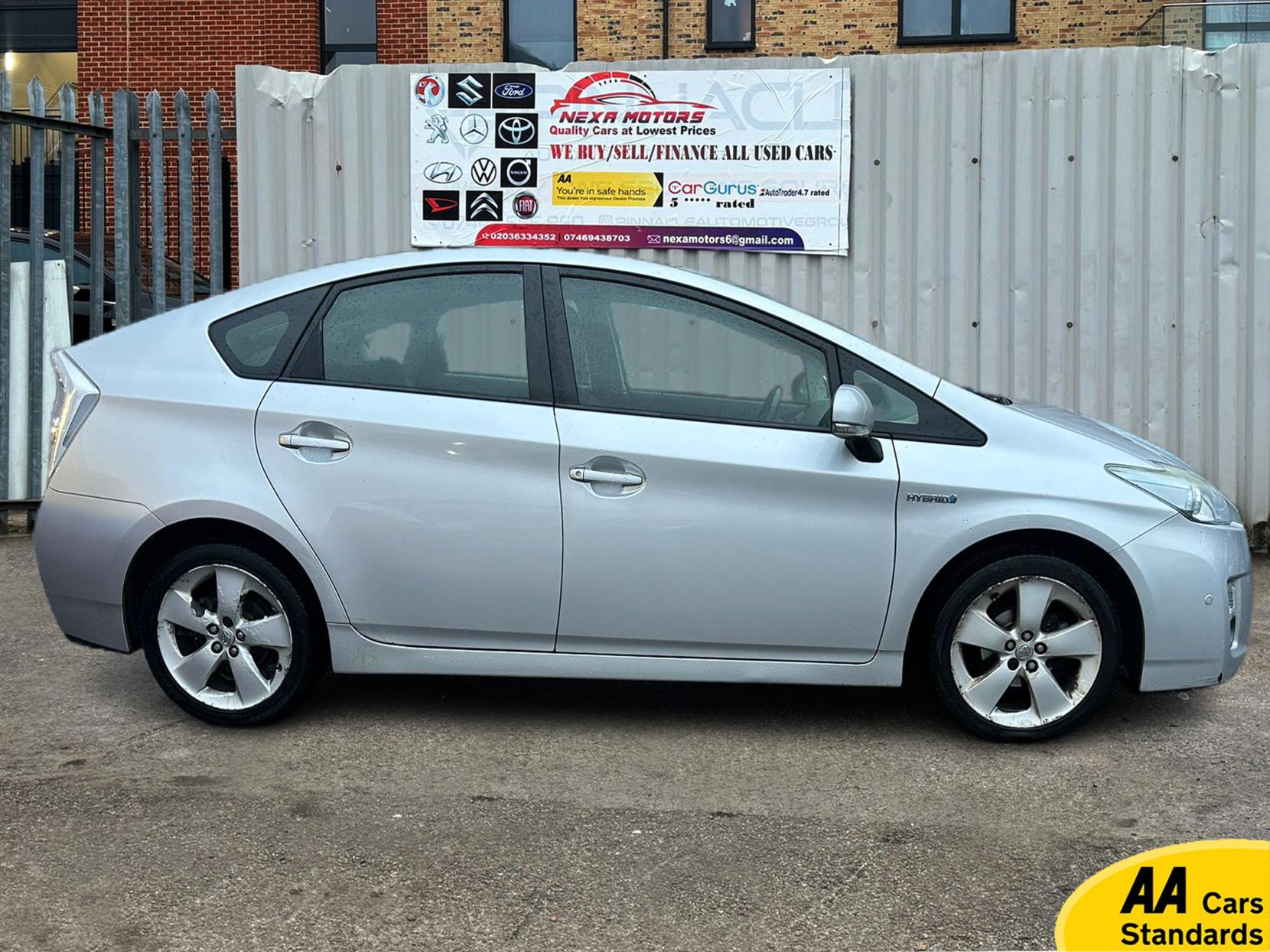 Toyota Prius 1.8 VVT-h T Spirit Hatchback 5dr Petrol Hybrid CVT Euro 5 (s/s) (136 ps)