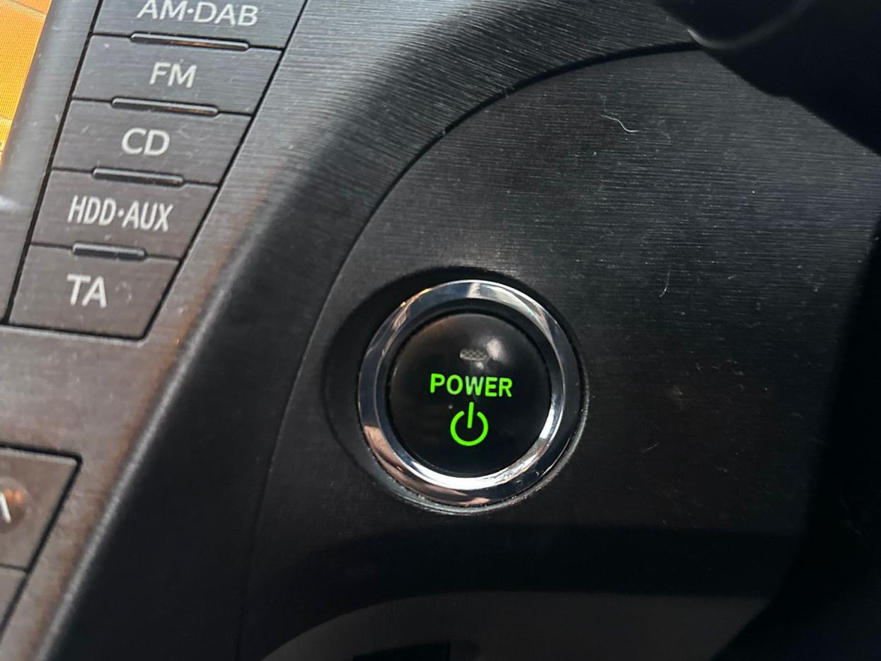 Toyota Prius 1.8 VVT-h T Spirit Hatchback 5dr Petrol Hybrid CVT Euro 5 (s/s) (136 ps)