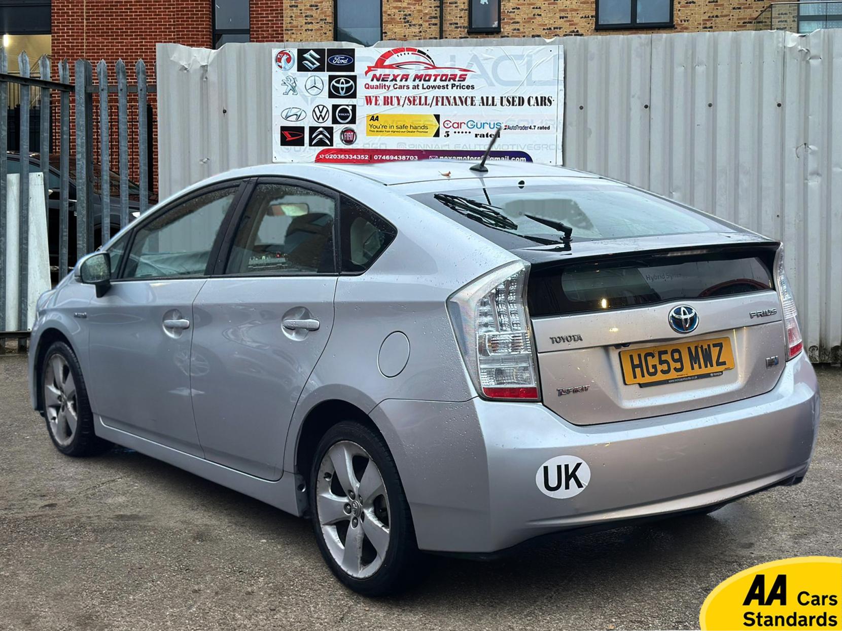 Toyota Prius 1.8 VVT-h T Spirit Hatchback 5dr Petrol Hybrid CVT Euro 5 (s/s) (136 ps)