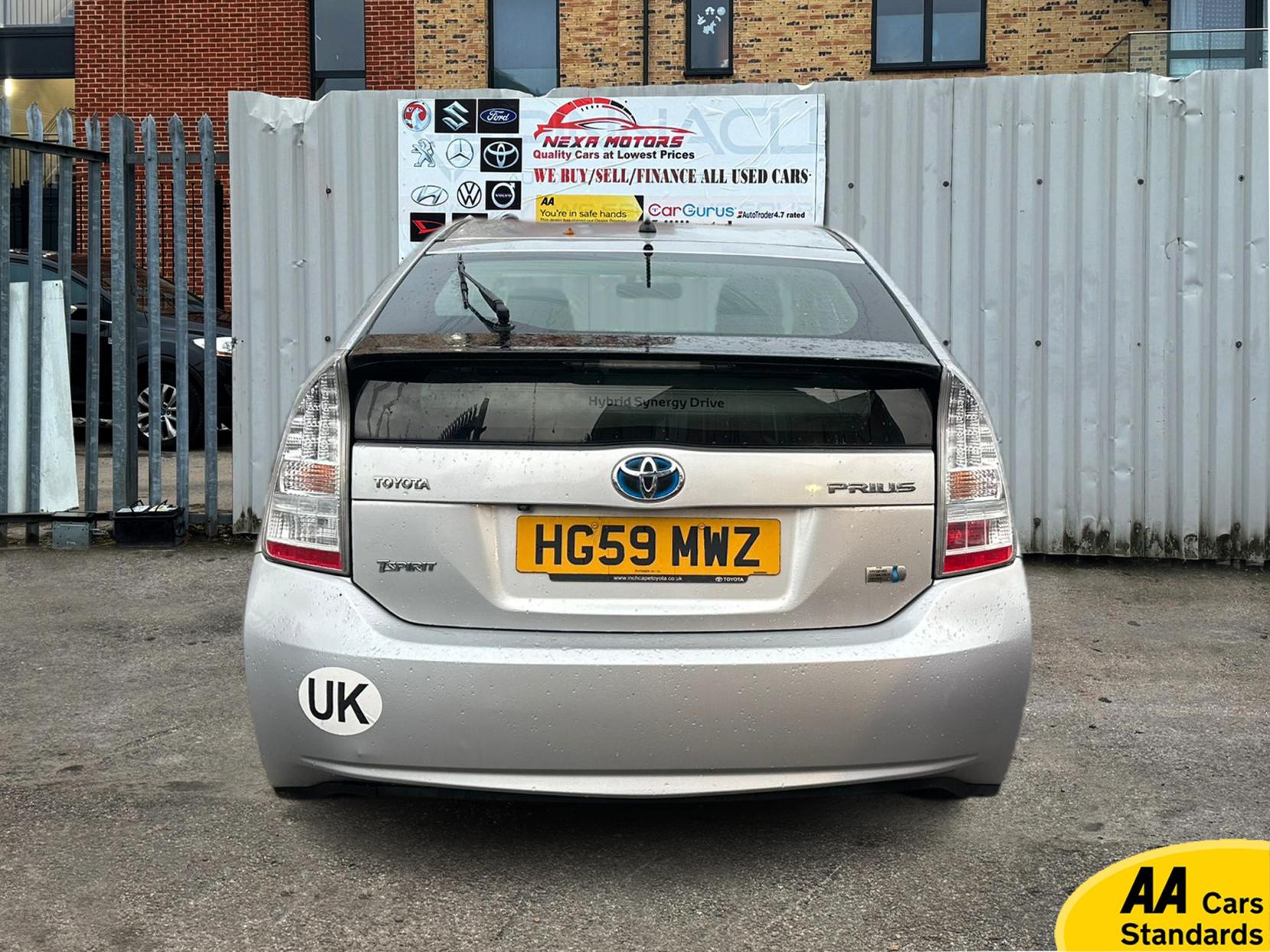 Toyota Prius 1.8 VVT-h T Spirit Hatchback 5dr Petrol Hybrid CVT Euro 5 (s/s) (136 ps)