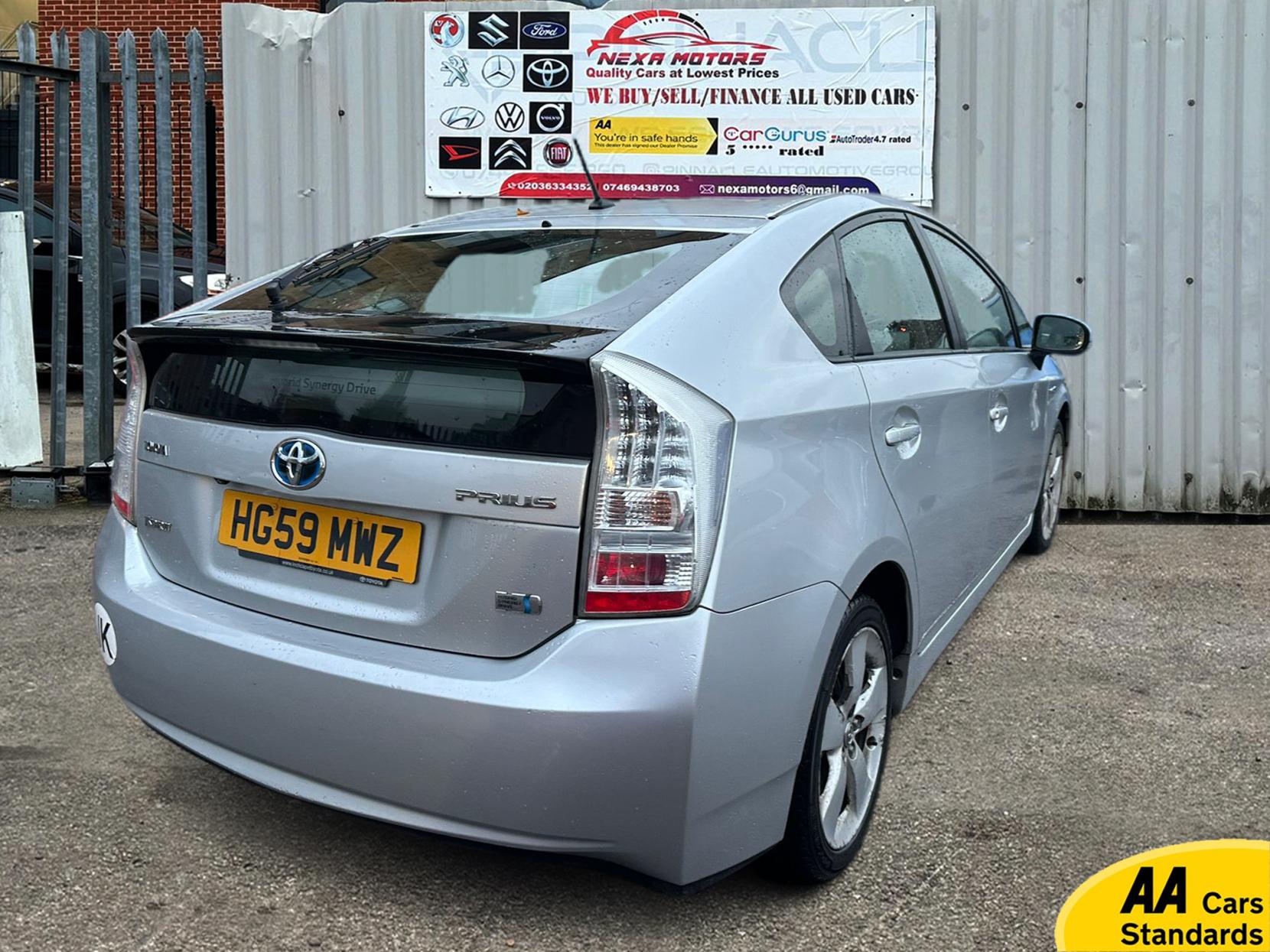 Toyota Prius 1.8 VVT-h T Spirit Hatchback 5dr Petrol Hybrid CVT Euro 5 (s/s) (136 ps)