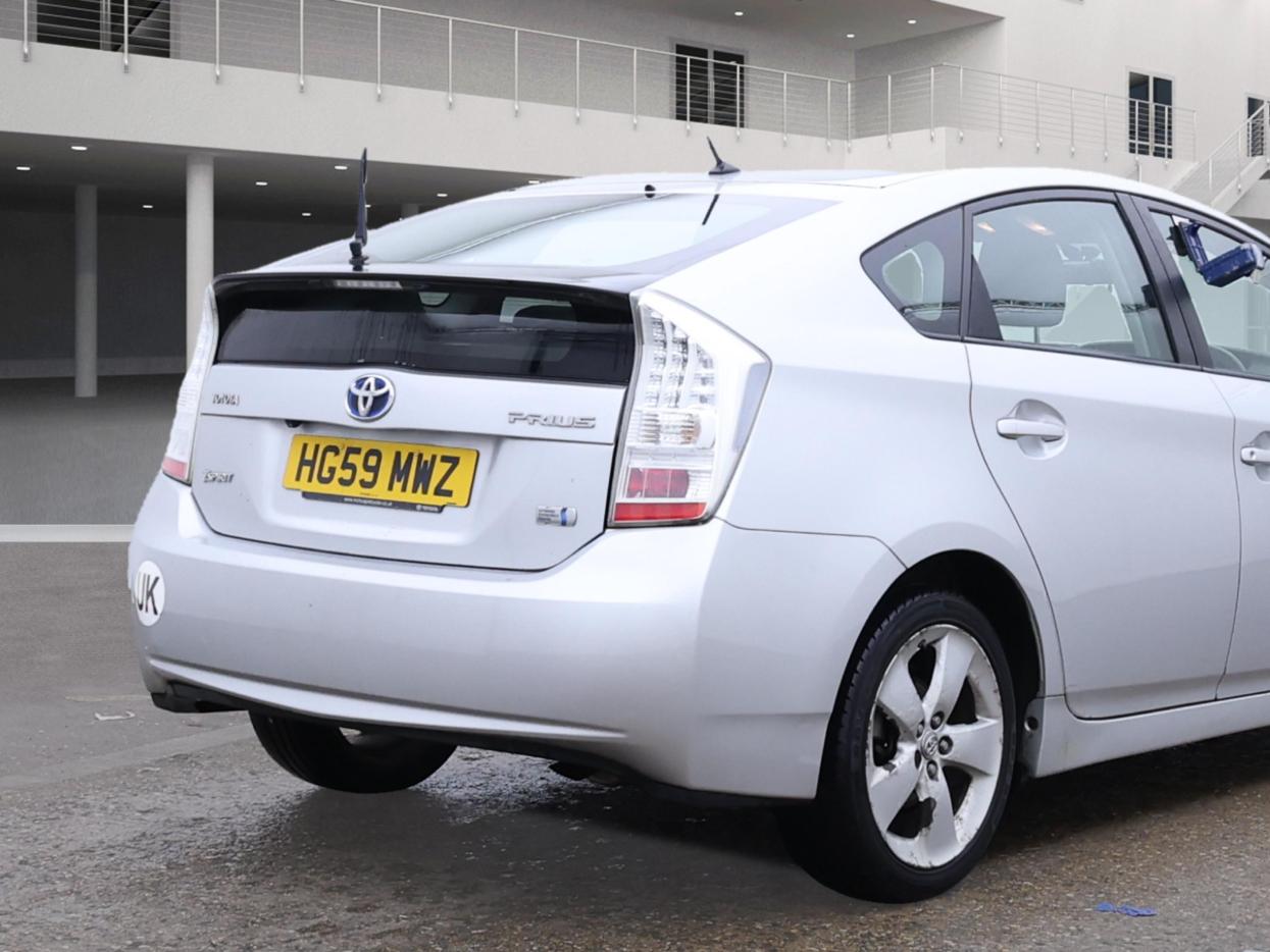 Toyota Prius 1.8 VVT-h T Spirit Hatchback 5dr Petrol Hybrid CVT Euro 5 (s/s) (136 ps)