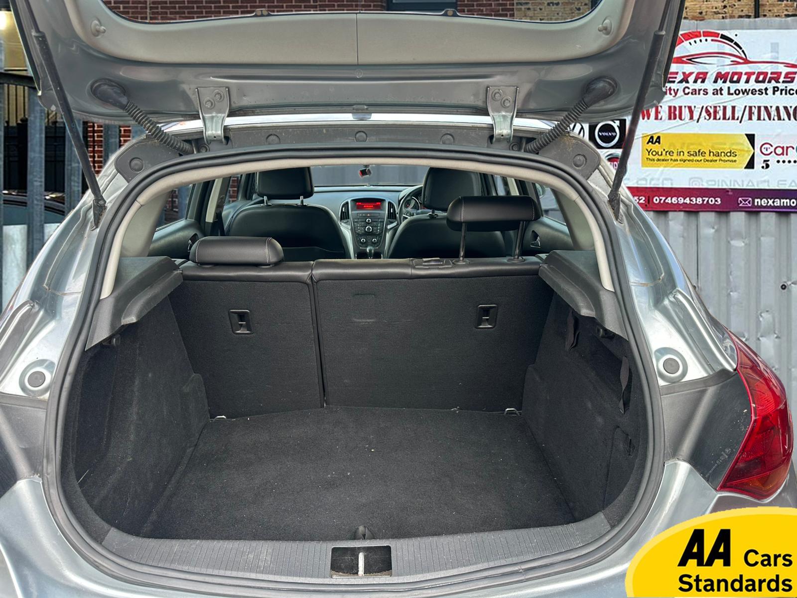Vauxhall Astra 1.6 16v SE Hatchback 5dr Petrol Auto Euro 5 (115 ps)