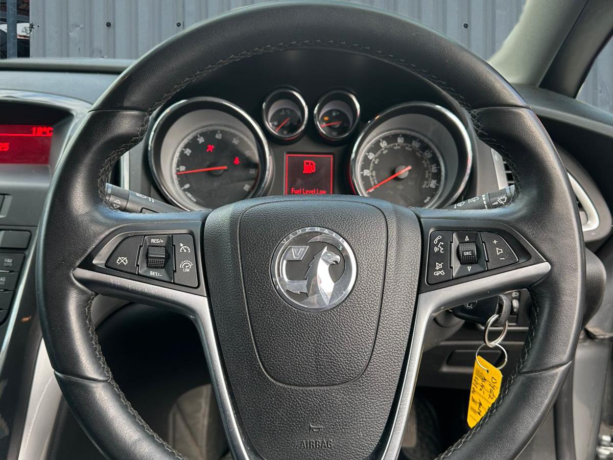 Vauxhall Astra 1.6 16v SE Hatchback 5dr Petrol Auto Euro 5 (115 ps)