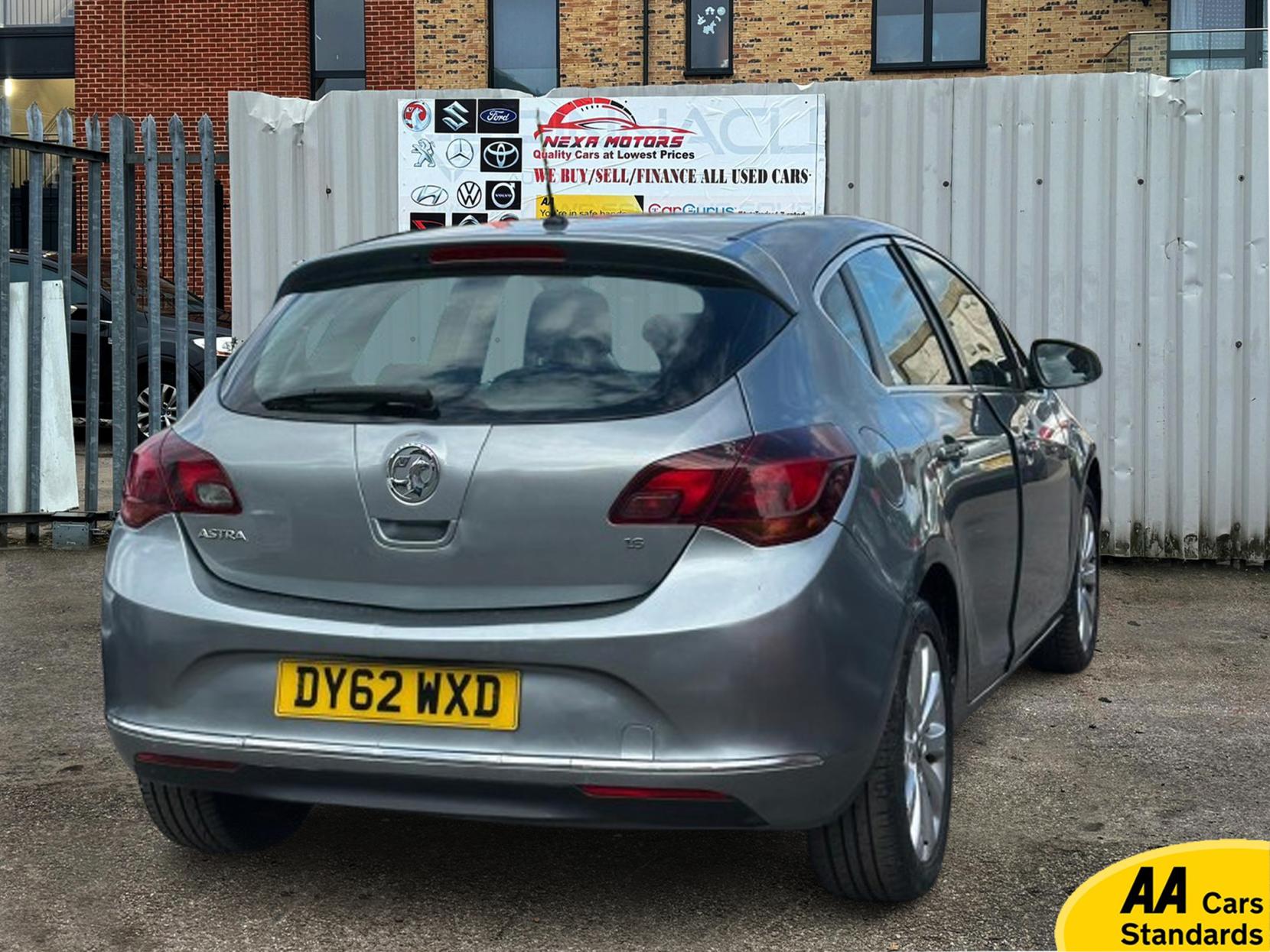 Vauxhall Astra 1.6 16v SE Hatchback 5dr Petrol Auto Euro 5 (115 ps)
