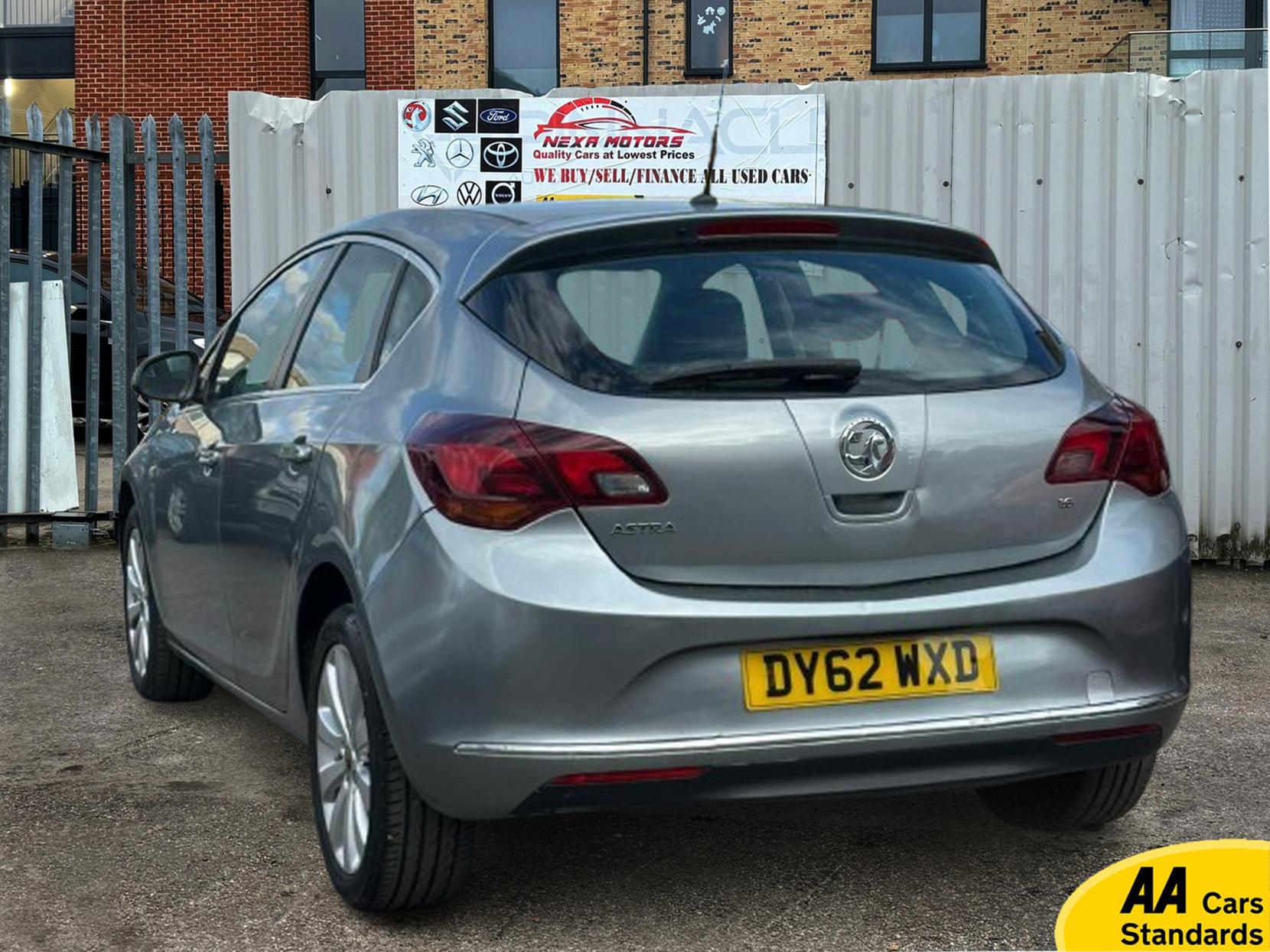 Vauxhall Astra 1.6 16v SE Hatchback 5dr Petrol Auto Euro 5 (115 ps)