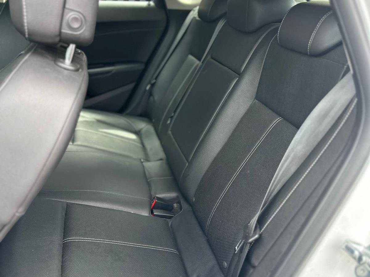 Vauxhall Astra 1.4T 16v Limited Edition Hatchback 5dr Petrol Manual Euro 5 (140 ps)