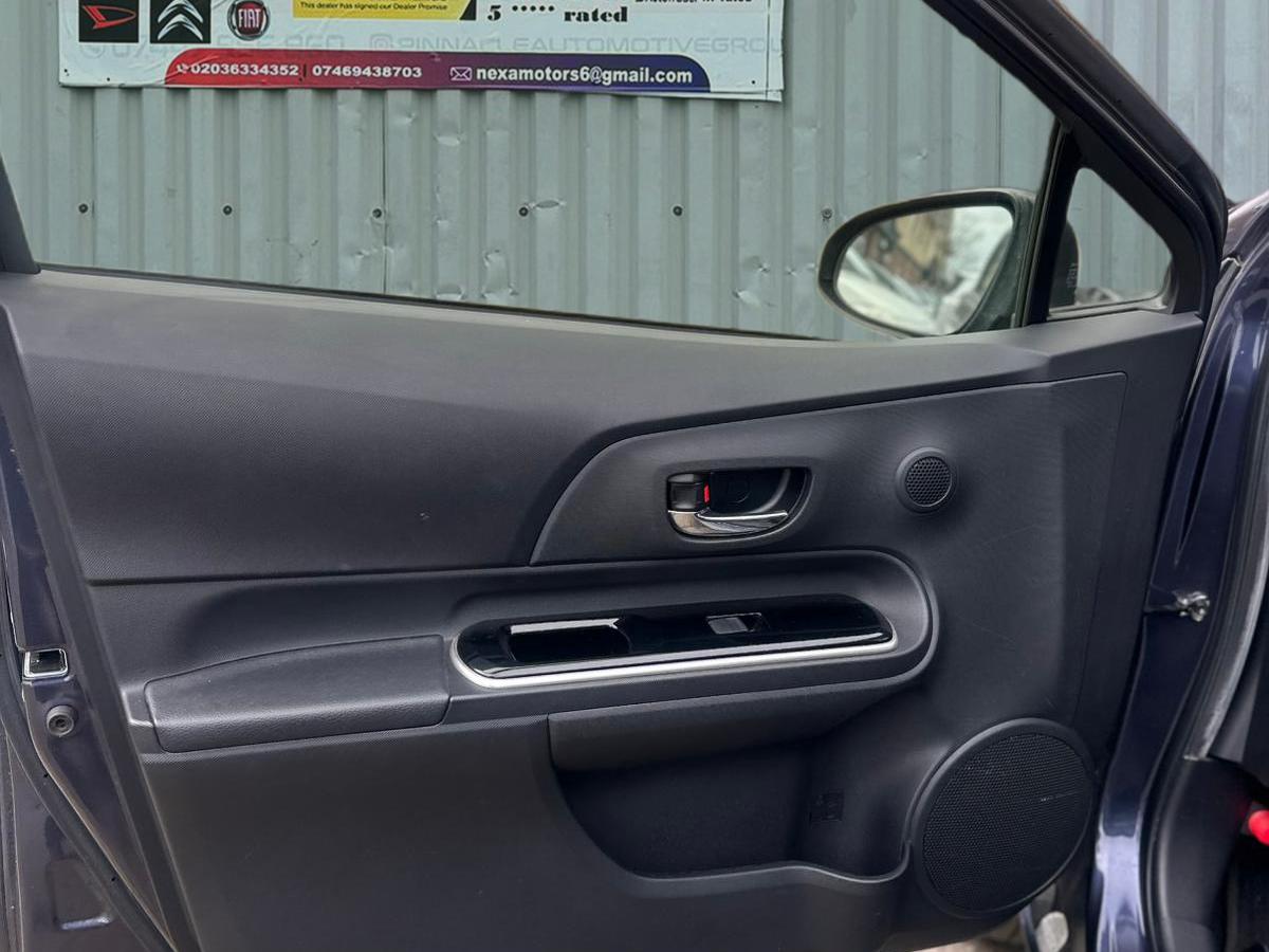 Toyota Yaris 1.5 VVT-h Design Hatchback 5dr Petrol Hybrid E-CVT Euro 6 (101 ps)