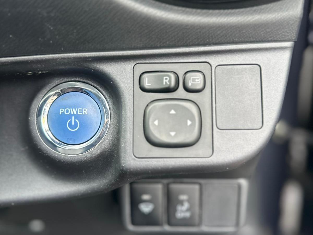 Toyota Yaris 1.5 VVT-h Design Hatchback 5dr Petrol Hybrid E-CVT Euro 6 (101 ps)