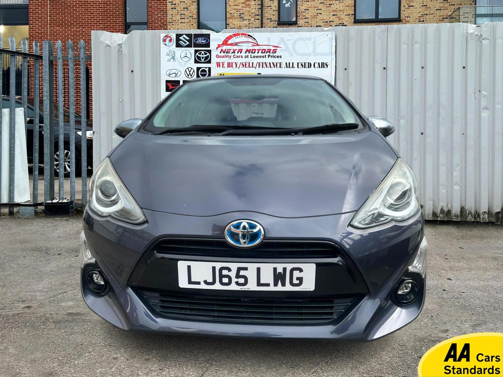 Toyota Yaris 1.5 VVT-h Design Hatchback 5dr Petrol Hybrid E-CVT Euro 6 (101 ps)