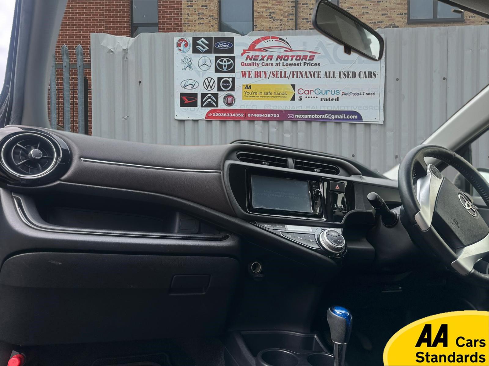 Toyota Yaris 1.5 VVT-h Design Hatchback 5dr Petrol Hybrid E-CVT Euro 6 (101 ps)