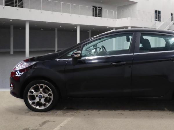 Ford Fiesta 1.4 Zetec Hatchback 5dr Petrol Automatic (154 g/km, 94 bhp)
