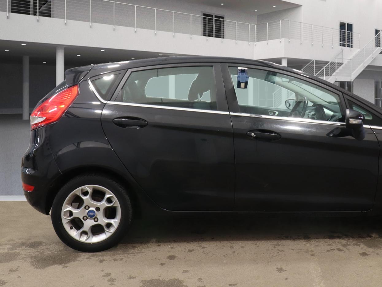 Ford Fiesta 1.4 Zetec Hatchback 5dr Petrol Automatic (154 g/km, 94 bhp)