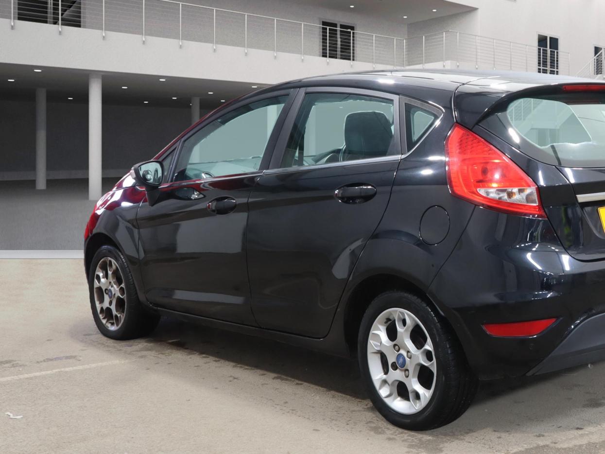 Ford Fiesta 1.4 Zetec Hatchback 5dr Petrol Automatic (154 g/km, 94 bhp)