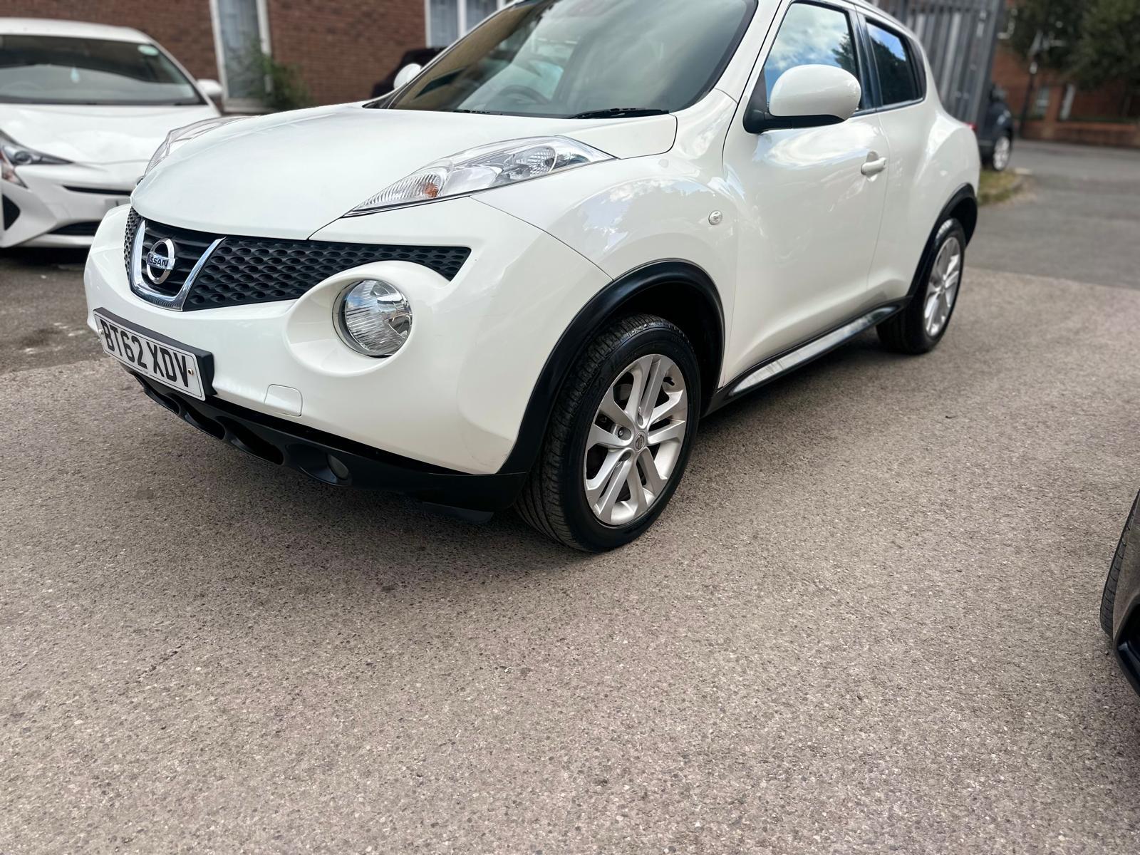 Nissan Juke 1.6 Acenta SUV 5dr Petrol CVT Euro 5 (117 ps)