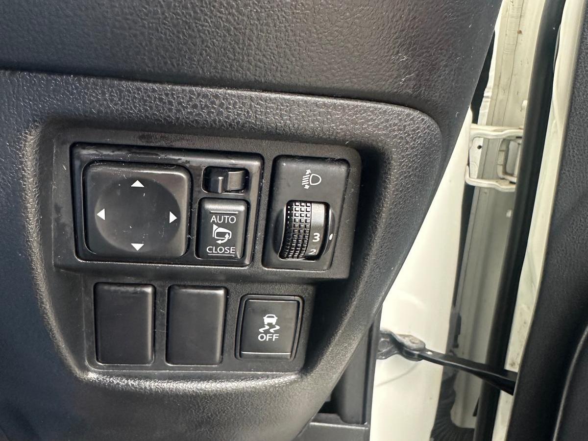 Nissan Juke 1.6 Acenta SUV 5dr Petrol CVT Euro 5 (117 ps)